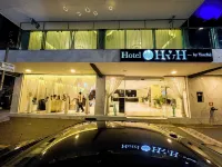 HVH バイ ヤクシェ University Center of Art Architecture and Design周辺のホテル