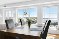 Lauvøy Feriesenter Hotels near Askøy Kulturvern og Historielag