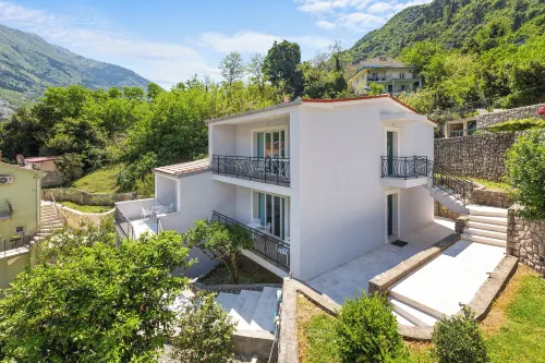 Apartments Dončić Hotels in Muo