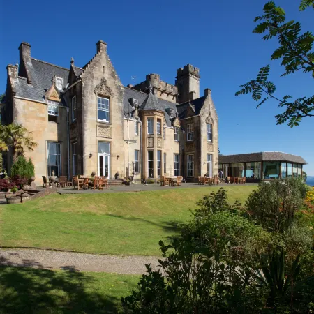 Stonefield Castle Hotel ‘A Bespoke Hotel’ Отели в г. Тарберт