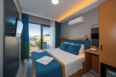 Otel Carpediem Gold Kuşadası Отели в г. Bayraklidede Mahallesi