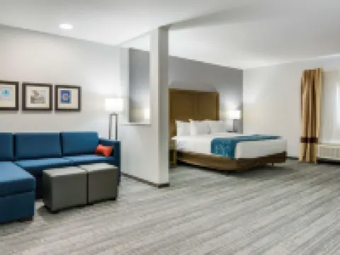 Comfort Suites DeSoto Dallas South Hotels in DeSoto