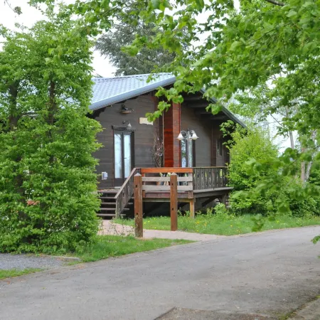 Inviting Holiday Home, Near Cave of Lorette, Namur and Parc Naturel Rgional des Ardennes Отели в г. Уйе
