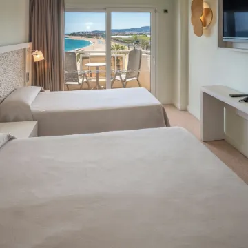 Caprici Beach Hotel & Spa