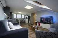 The Queen Luxury Apartments - Villa Carlotta