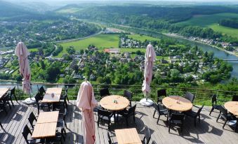 Les 7 Meuses - Restaurant & Hébergements HÔTELIERS - Insolites - Wellness - GÎTES
