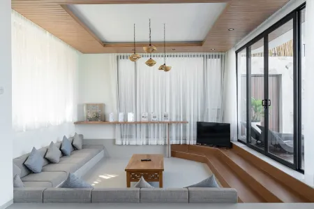 Sunset City View Villa 5 Br with a Private Heated Pool Отели рядом с достопримечательностью «Wot Batu»