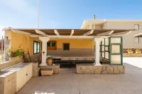 Relaxing Holiday Home 50m From Lu Bagnu Beach