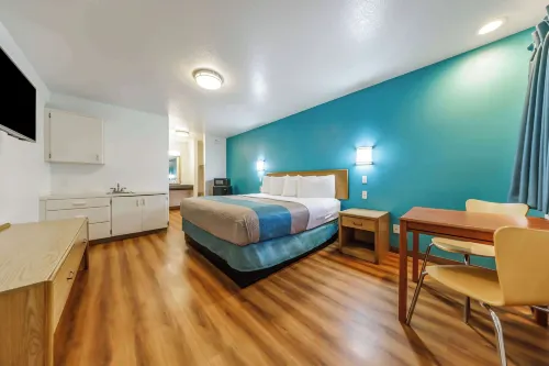 Motel 6 Canby, or Hotels in Woodburn