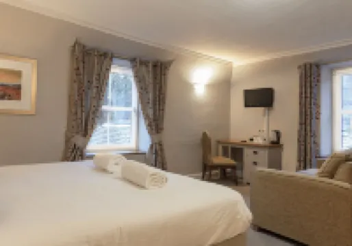 Loch Leven Hotel & Distillery