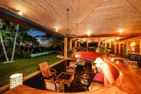 Boutique Hotel Luna Azul Hotels in Emerald Woods