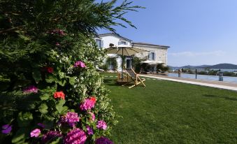 Cunda Ömer Ağa Konağı