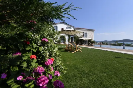 Cunda Ömer Ağa Konağı Отели в г. Айвалык