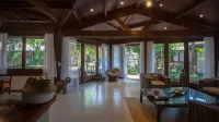 Sombra e Água Fresca Resort