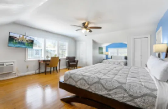 Comfortable Rooms Near All Nola Hot Spots Hotels near Foilage Park