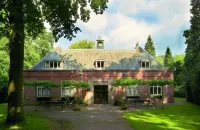 Landgoed Huize Bergen Den Bosch - Vught Hotels in Liempde