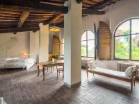 Cosy Farmhouse in Bacchereto with Swimming Pool