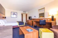 Holiday Inn Newcastle - Gosforth Park Các khách sạn gần Azure Garden Centre & Cafe