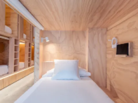 Colo Colo Hostel - Single Private Beds Hotels near Beach of La Concha