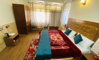 The Kuber Hotel & Restaurant