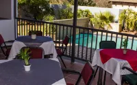 Oppi Hoek Guesthouse