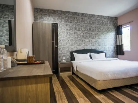 Sky Star Hotel KLIA/KLIA2 Отели в г. Денгкил