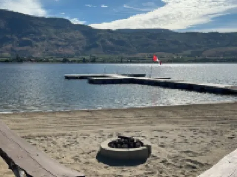 Safari Beach Resort Hoteles en Osoyoos