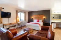 The Infusion Beach Club فنادق في بالم سبرينغز
