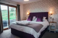 Beautiful Cottage in Idyllic Countryside Setting