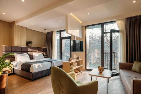 Hotel Monday by Dnt Group