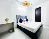 Roomshala 160 Hotel Red Hotel in zona Tomb of Azim Khan