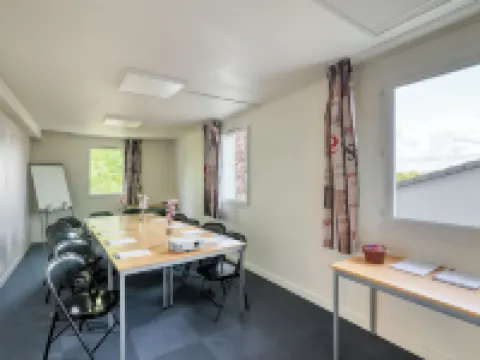 裏永艾斯酒店 里永酒店