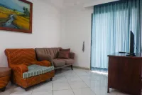 Spacious Classic 1Br Apartment at Taman Beverly