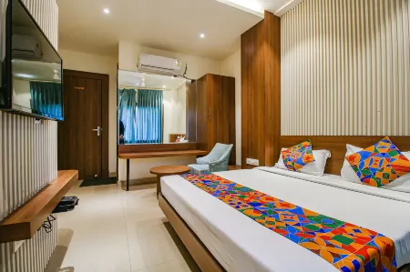 FabHotel Royal Palace II