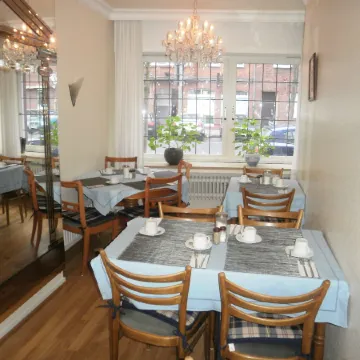 Altstadt Hotel Rheinblick Отели рядом с достопримечательностью «Морской музей»