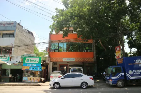 Miles Pension House Отели рядом с достопримечательностью «Cebu Ferries Corporation - AATC Pier»