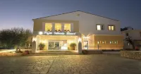 Pefki Islands Hotels in 