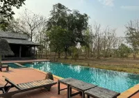Karina Resort Chiang Mai Hoteles en San Kamphaeng