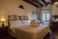 Castello Castriota Scanderbeg Hotels in Cutrofiano