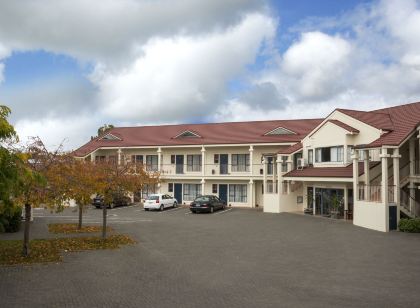 Aubyn Court Spa Motel