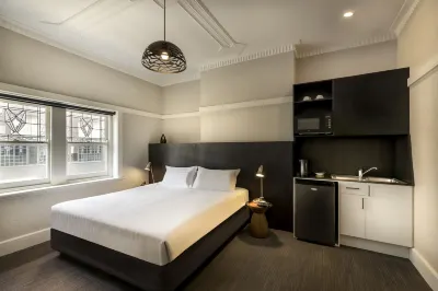 Como Court Budget Accommodation Hotels near Chapel St