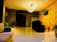 Nethmini Regency Hotels in Монерагала