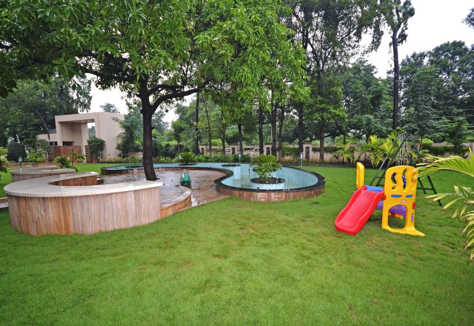 BOULEVARD 9 LUXURY RESORT & SPA Over view