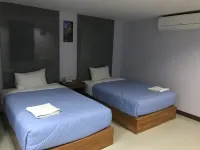Thanakorn Garden Hotel Hotel di Uttaradit
