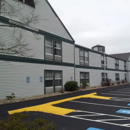 Baymont by Wyndham North Dartmouth / Fall River
