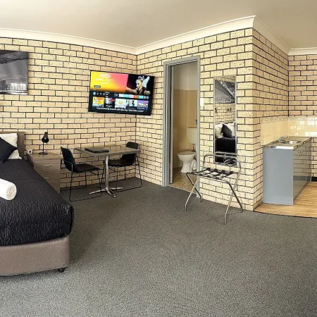 Cowra Crest Motel