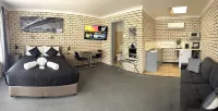Cowra Crest Motel Hotels in Cowra