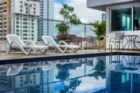 Ramada by Wyndham Panama Centro Via Argentina - Pools