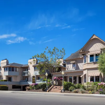 Victorian Inn Hotels near Monterey Bay Aquarium
