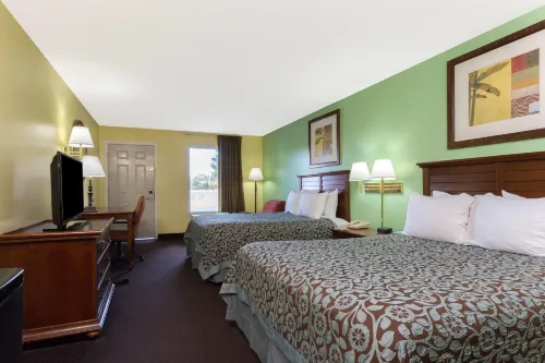 Days Inn by Wyndham Lamont/Monticello Hotels in Monticello